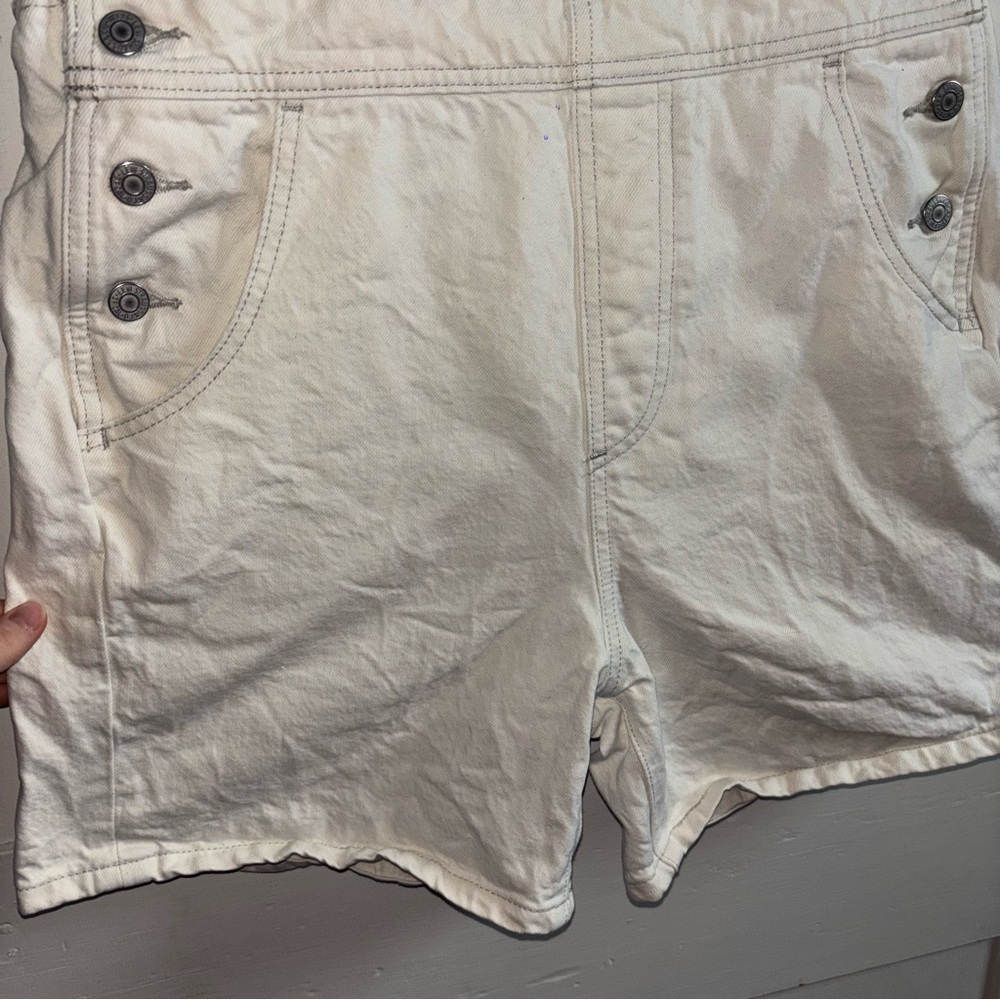 Levi’s White Utility Shorts Overalls Size Medium - Picture 5 of 14